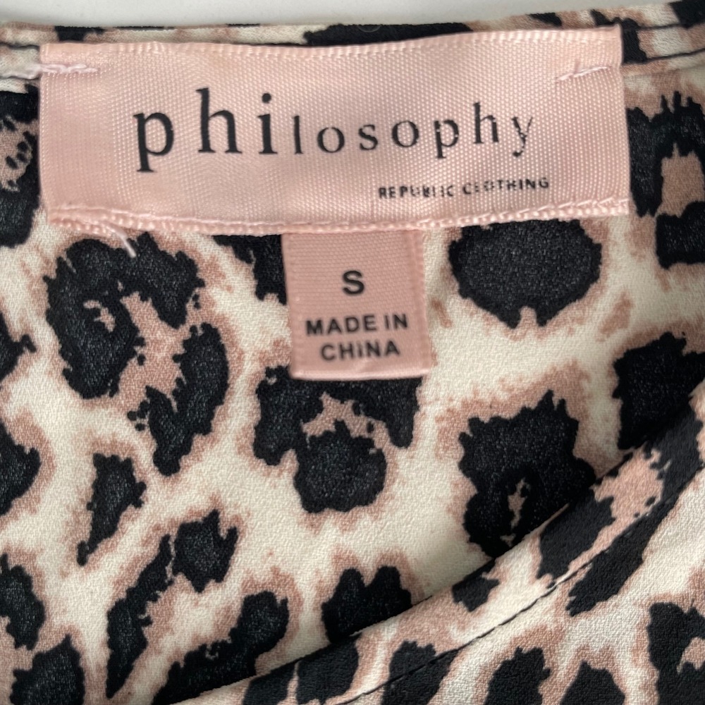 Philosophy Leopard Print Short‎ Sleeve Blouse Keyhole Back Small